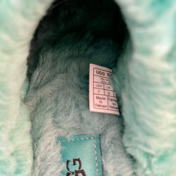 Women’s Ugg®️ Green Slipper/Slides - Picture 6 of 8